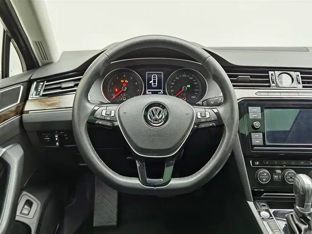 Volkswagen Magotan 2019 330TSI DSG Luxury China V фото 11