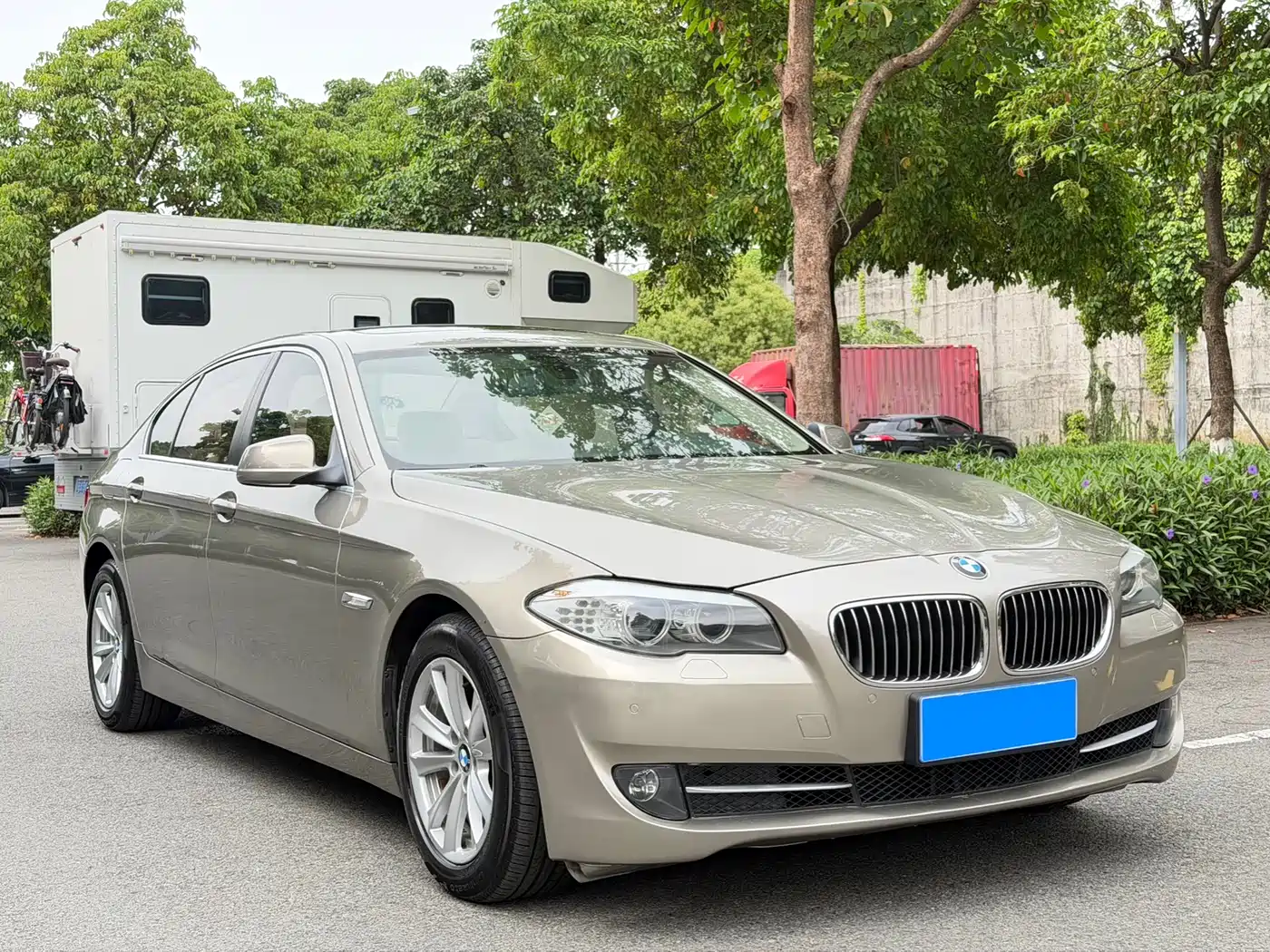 BMW 5 Series 2011 523Li Luxury фото 6