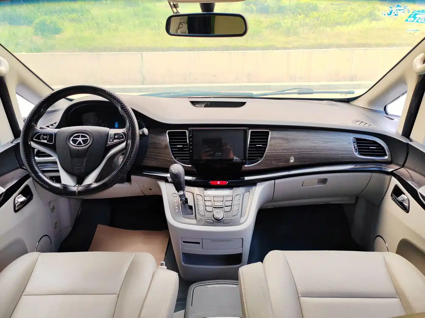 JAC Motors Refine M5 2014 2013 2.0T Petrol Automatic Business Edition