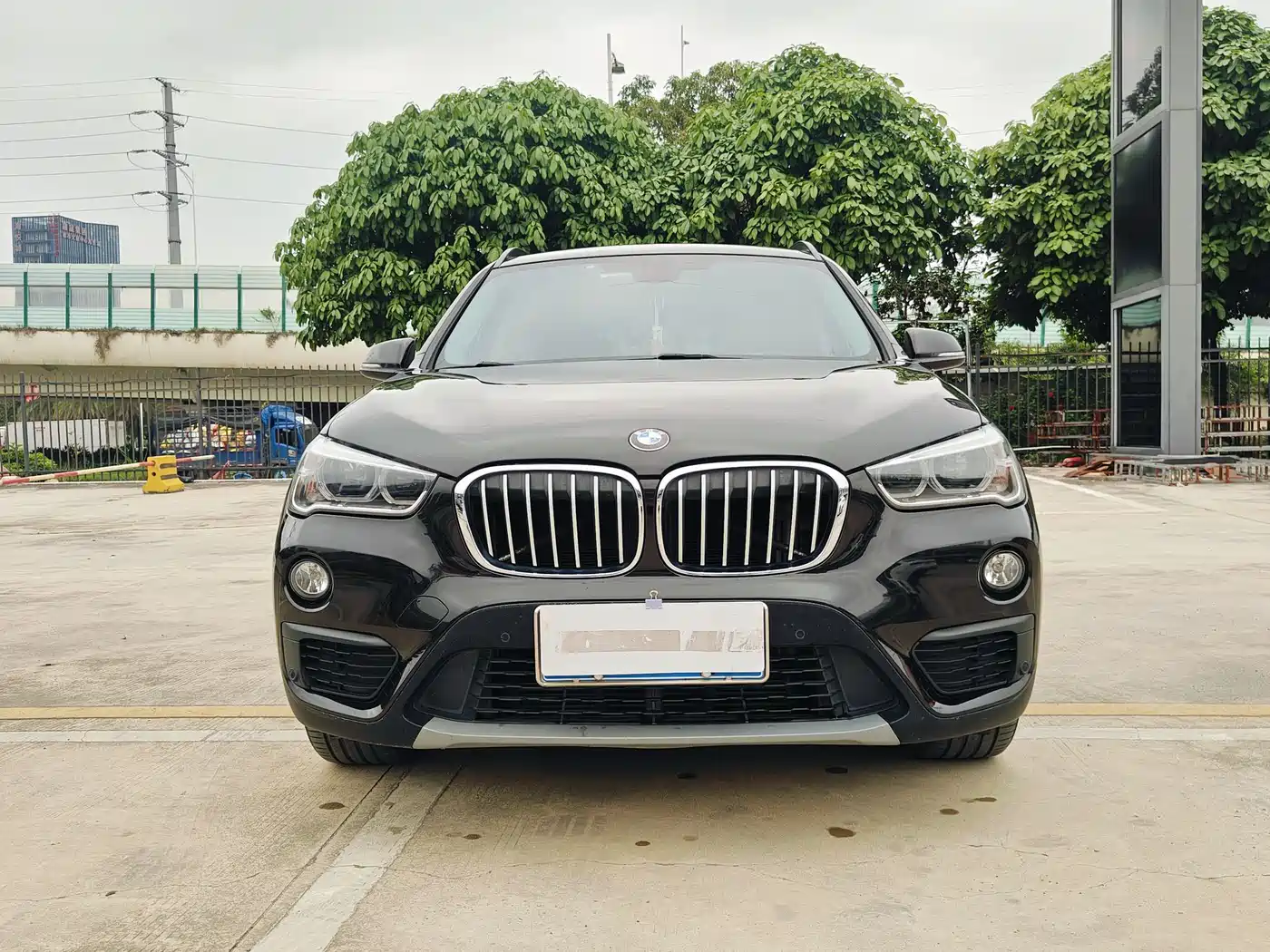BMW X1 2016 sDrive18Li Premium Model фото 3