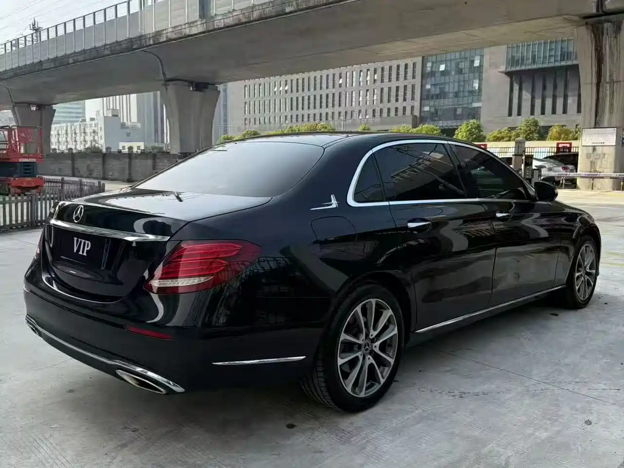 Mercedes-Benz E-Class 2020 E 300 L Sport Luxury Model фото 7