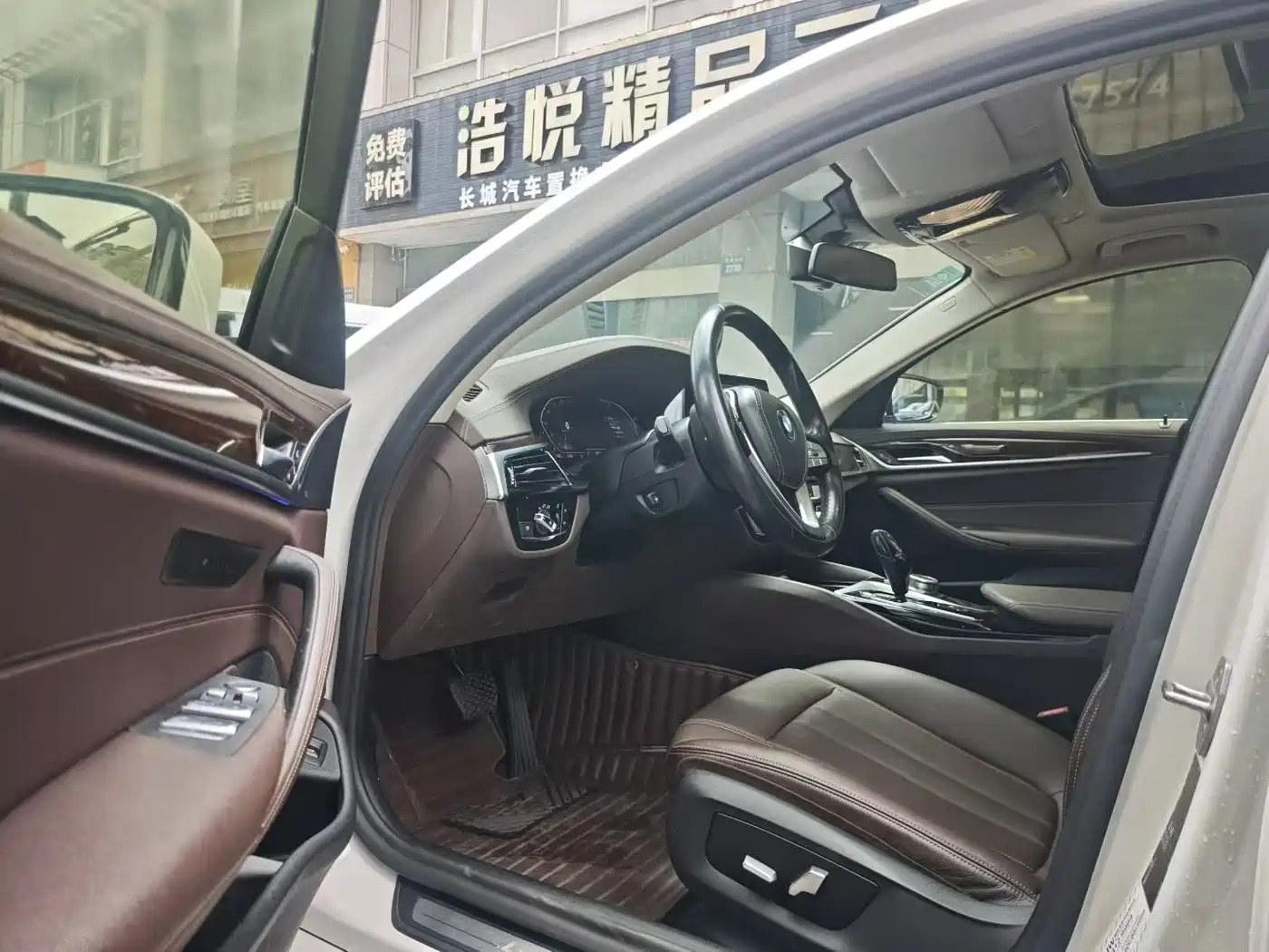 BMW 5 Series 2020 525Li Luxury Package фото 8
