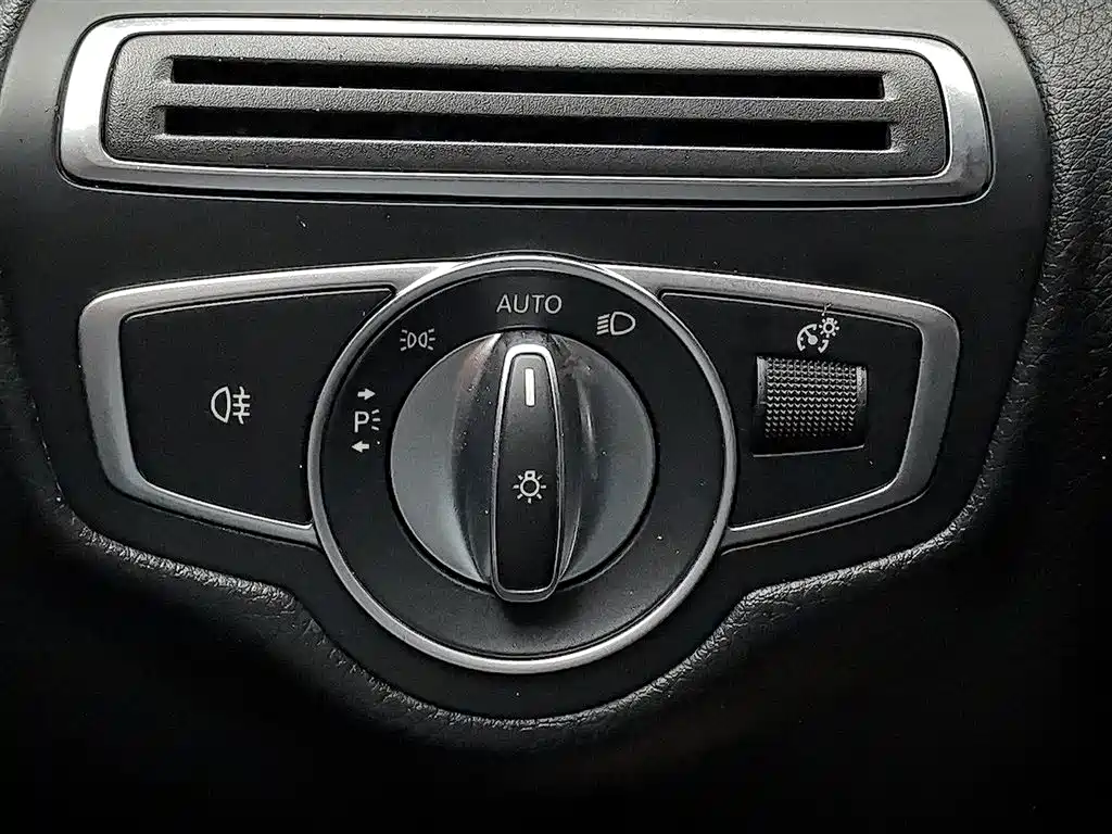 Mercedes-Benz GLC 2022 Facelift GLC 260 L 4MATIC Luxury Model фото 21