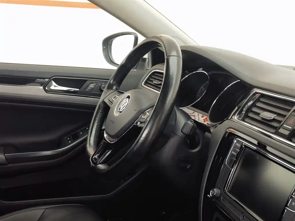 Volkswagen Sagitar 2018 280TSI DSG Spark Edition фото 22
