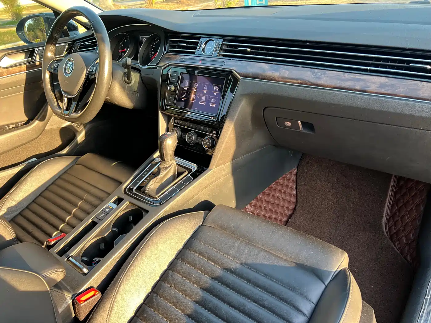 Volkswagen Magotan 2019 330TSI DSG Luxury Class China VI фото 17