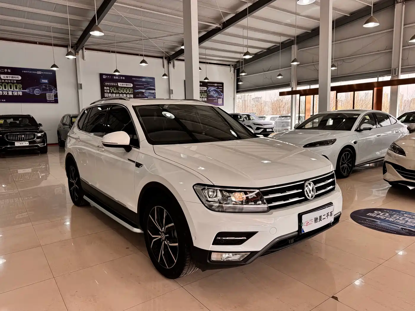 Volkswagen Tiguan L 2019 330TSI Automatic 2WD Smart Luxury Edition China VI фото 3