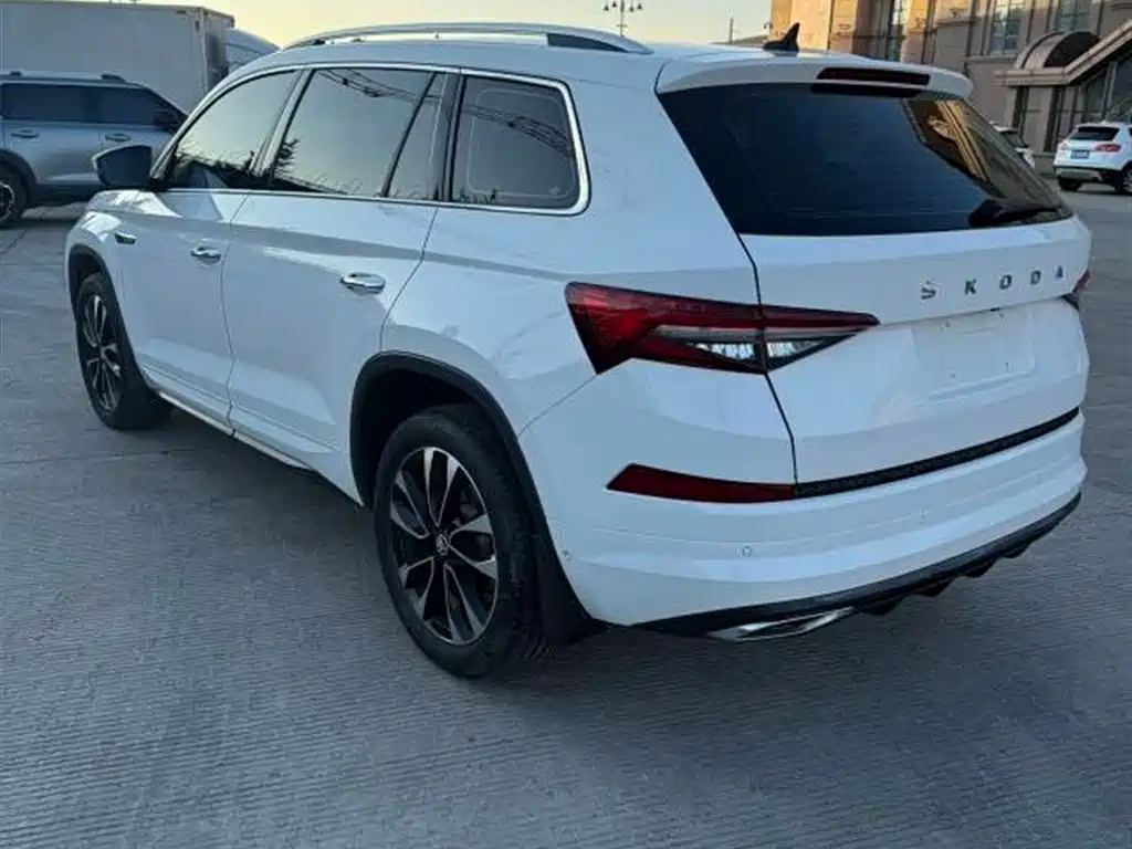 Škoda Kodiaq 2022 Facelift TSI330 5-seat FWD Luxury Edition фото 6