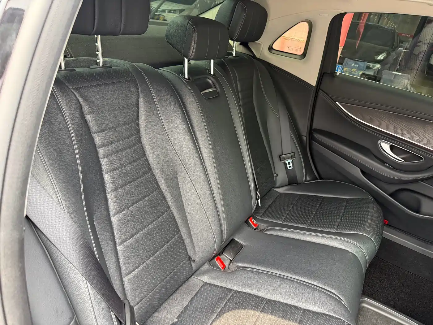 Mercedes-Benz E-Class 2017 E 200 L 4MATIC фото 16