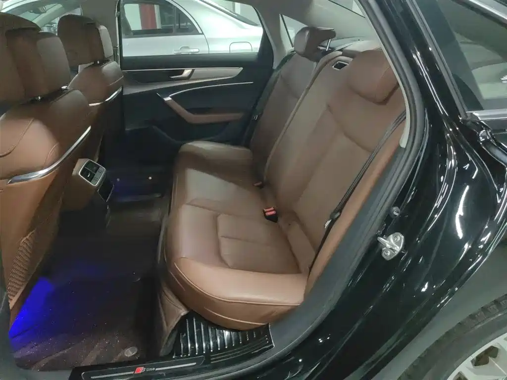 Audi A6L 2019 40 TFSI Luxury Elegance фото 17