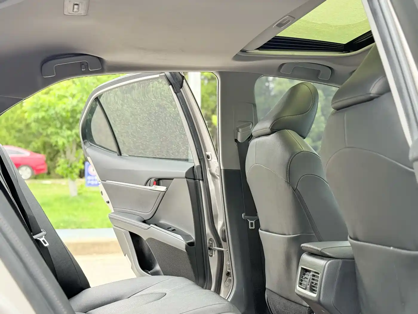 Toyota Camry 2021 2.0G Luxury Edition фото 16