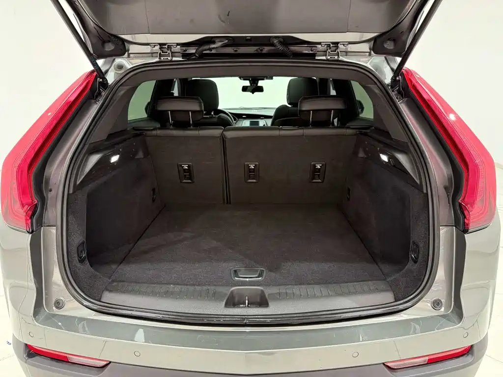 Cadillac XT4 2019 2018 Model 28T 2WD Technology