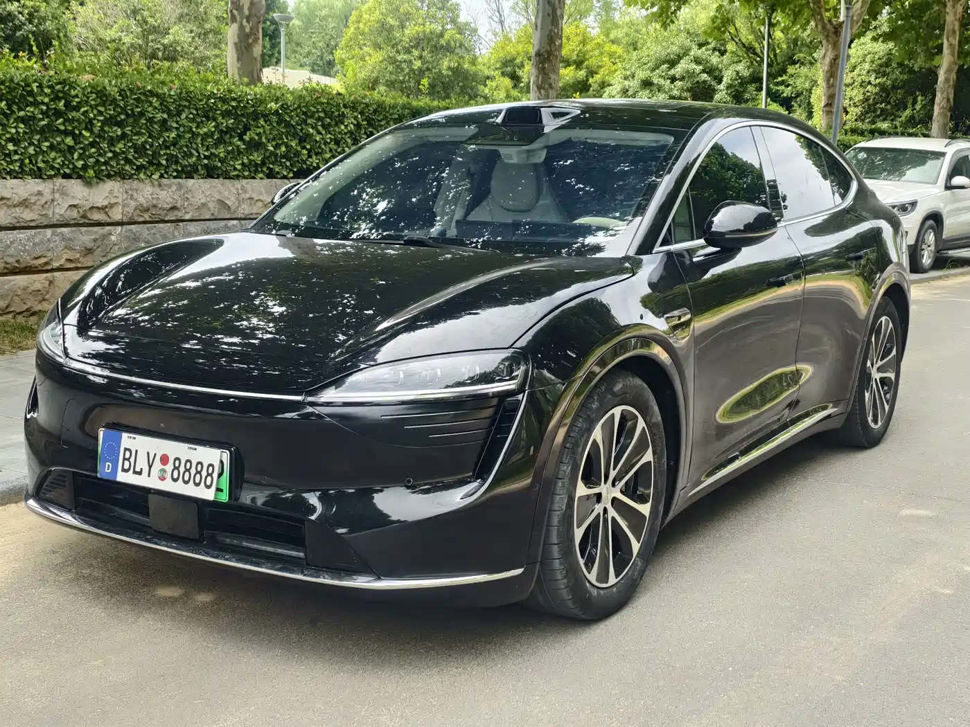 Zhijie Luxeed R7