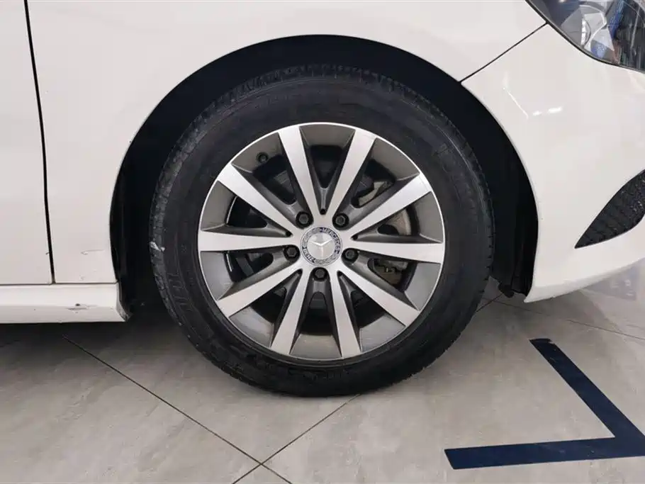 Mercedes-Benz A-Class (Import) 2015 A 180 Standard фото 6