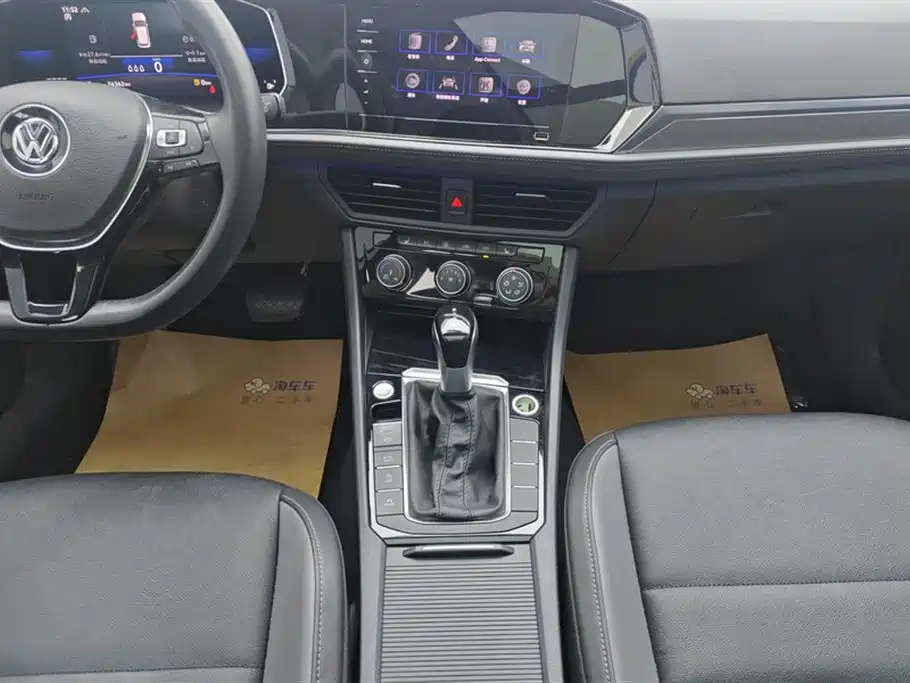 Volkswagen Sagitar 2021 280TSI DSG Surpassing Edition фото 16
