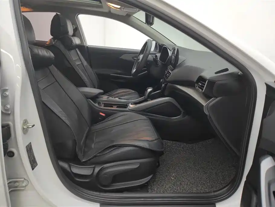 Hyundai Fista 2019 240TGDi Sport Edition China VI фото 8