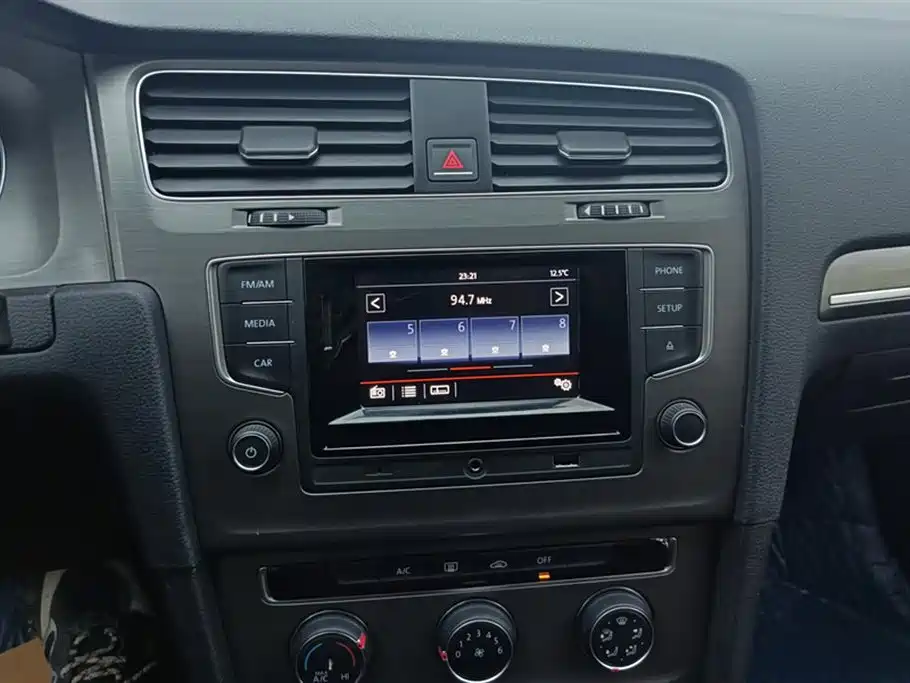 Volkswagen Golf 2016 230TSI Automatic Comfort фото 13