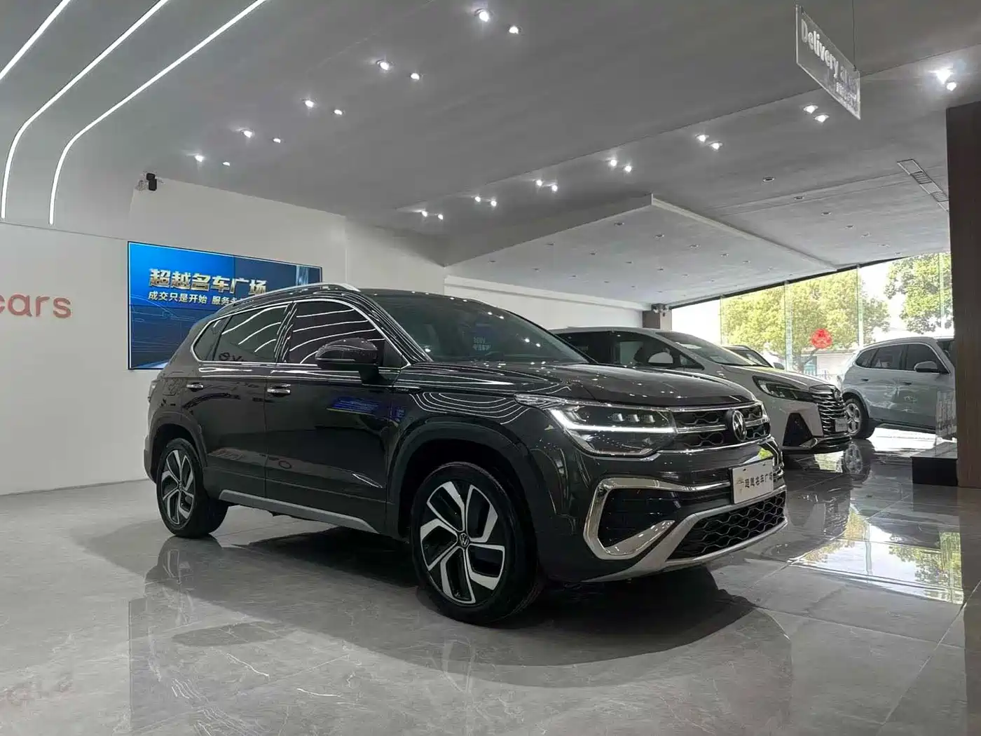Volkswagen Tharu 2024 300TSI 2WD Full Moon Edition фото 3