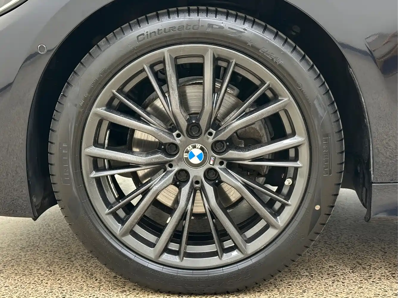 Photo 14 - BMW 3 Series