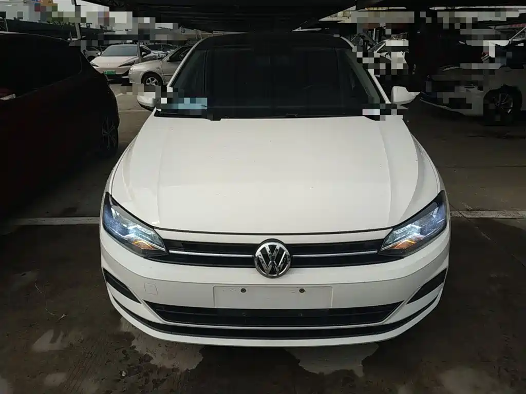 Volkswagen Polo 2019 Plus 1.5L Automatic Panorama Enjoyment Edition фото 3