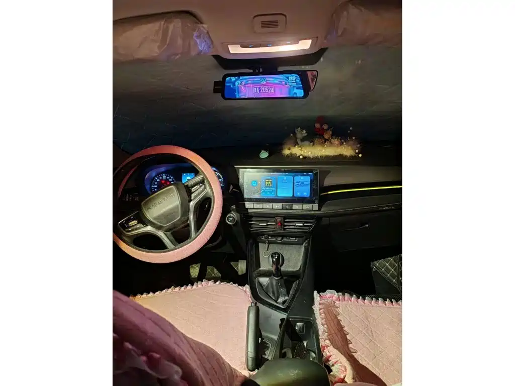 Фото 5 - Roewe i5