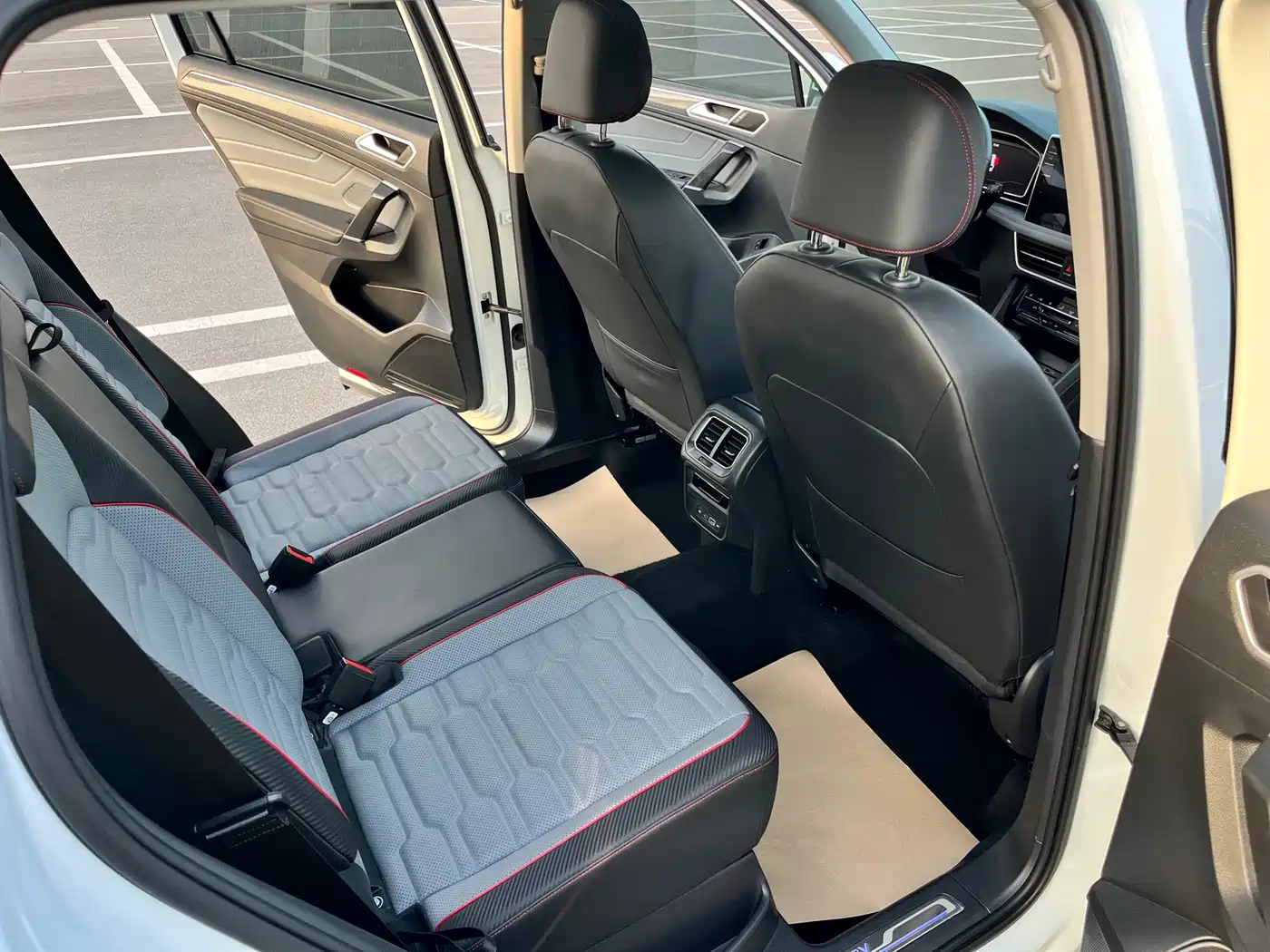 VOLKSWAGEN TIGUAN L NEW ENERGY