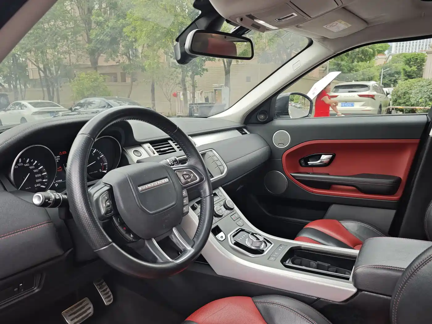 Land Rover Range Rover Evoque (Import) 2014 2.0T 5-door Brilliance Sport фото 6