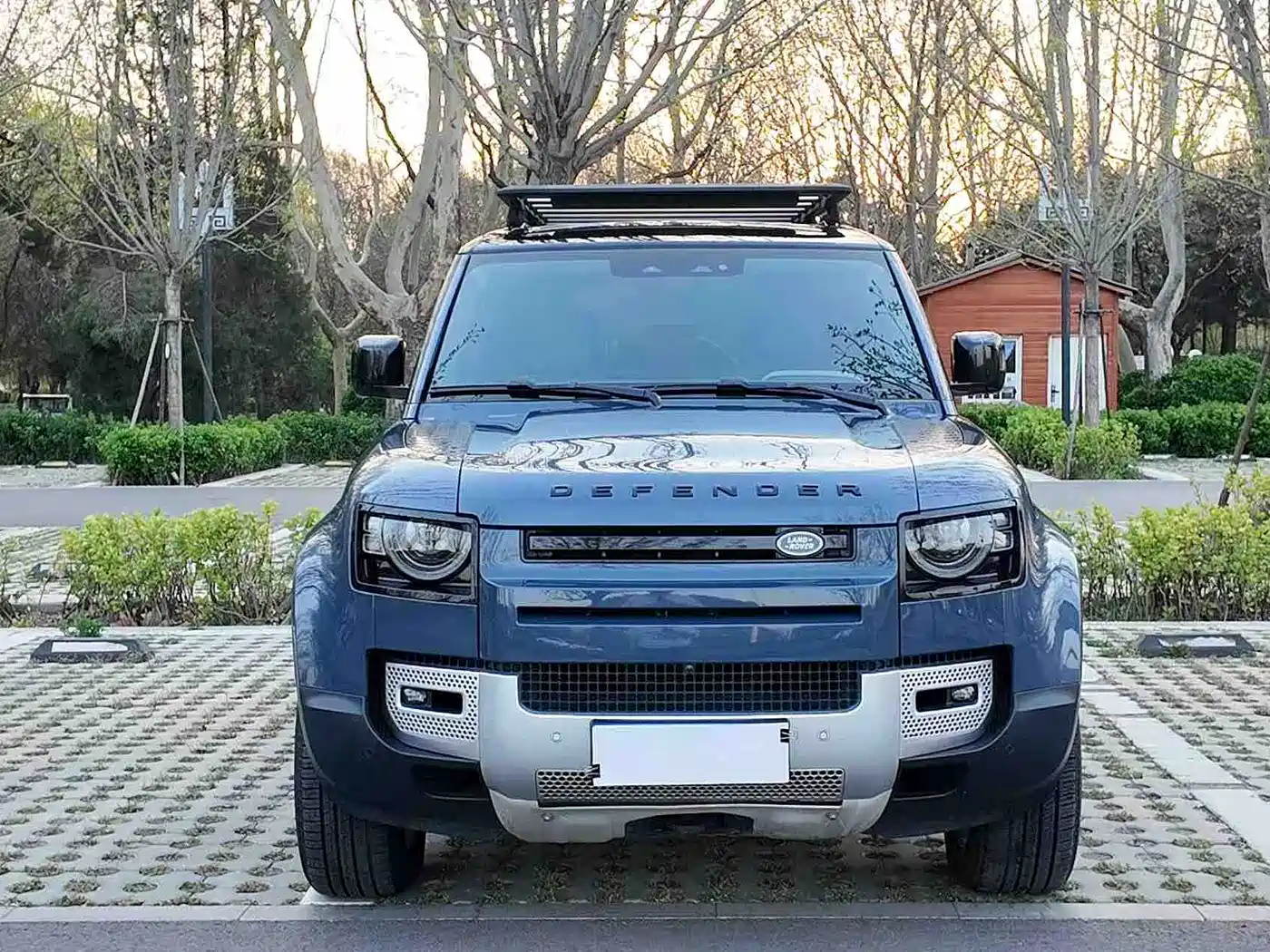 Land Rover Defender 2021 110 P400 SE фото 2