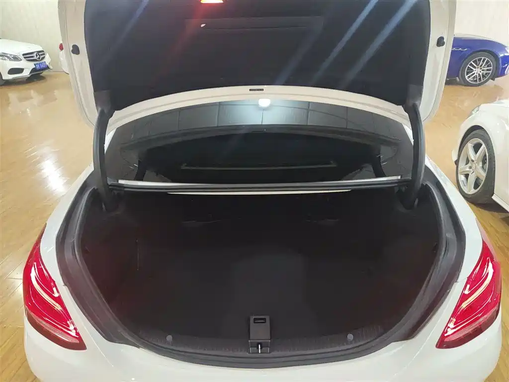 Mercedes-Benz C-Class 2015 Facelift C 180 L Sport фото 15