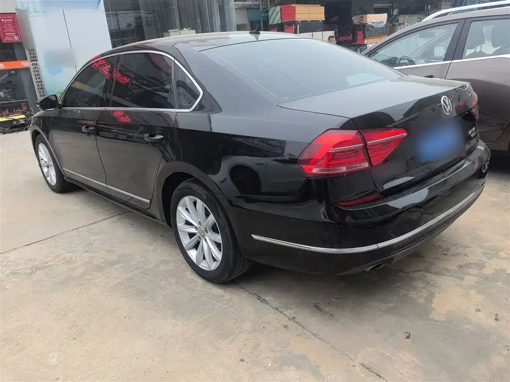Volkswagen Passat 2017 330TSI DSG Prestige фото 5