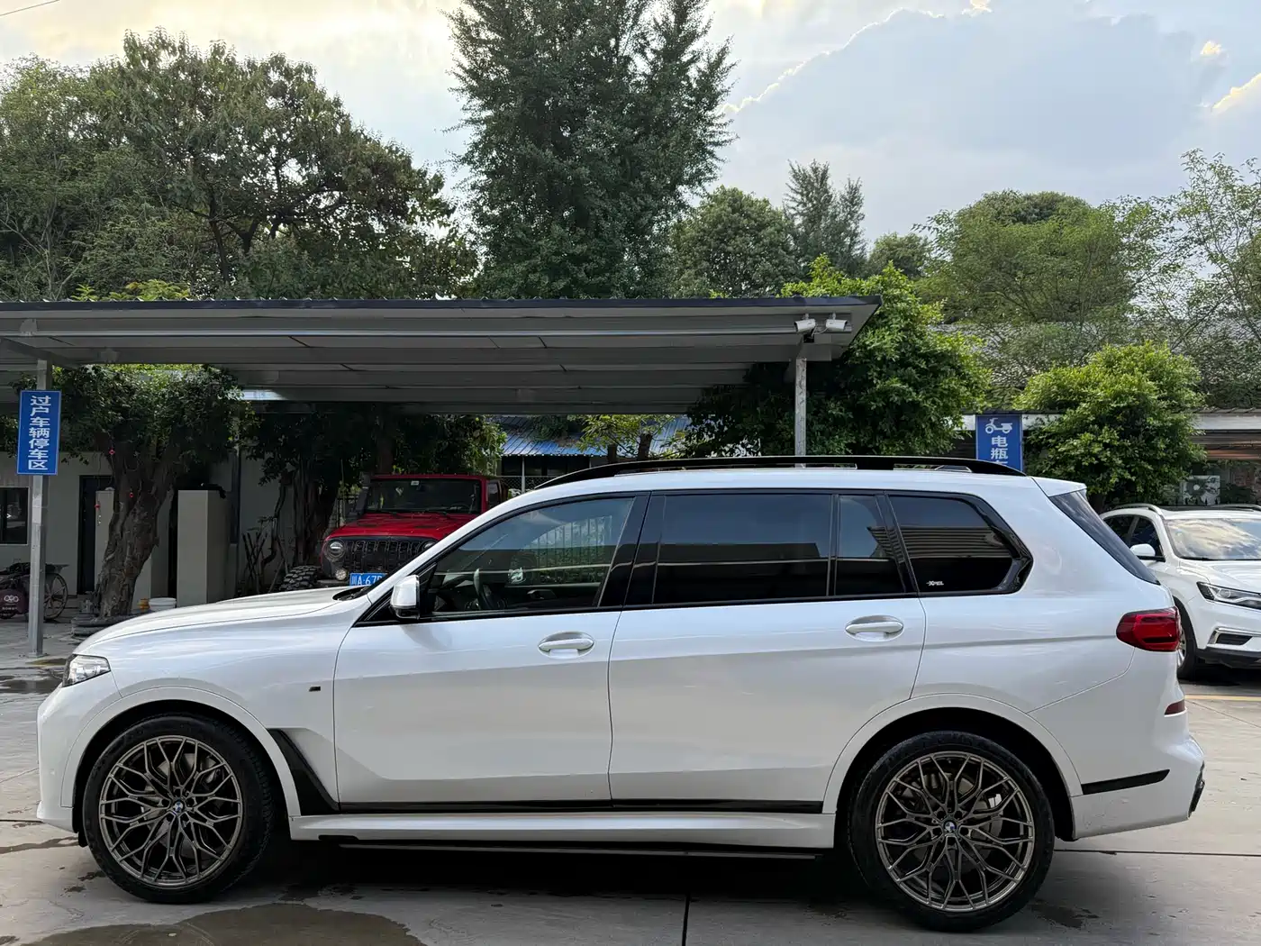 BMW X7 2020 xDrive40i Premium M Sport Package фото 11