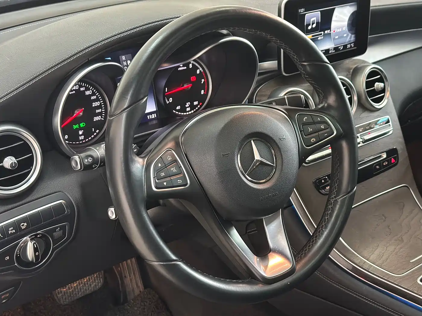 Mercedes-Benz GLC 2017 GLC 300 4MATIC Dynamic фото 6