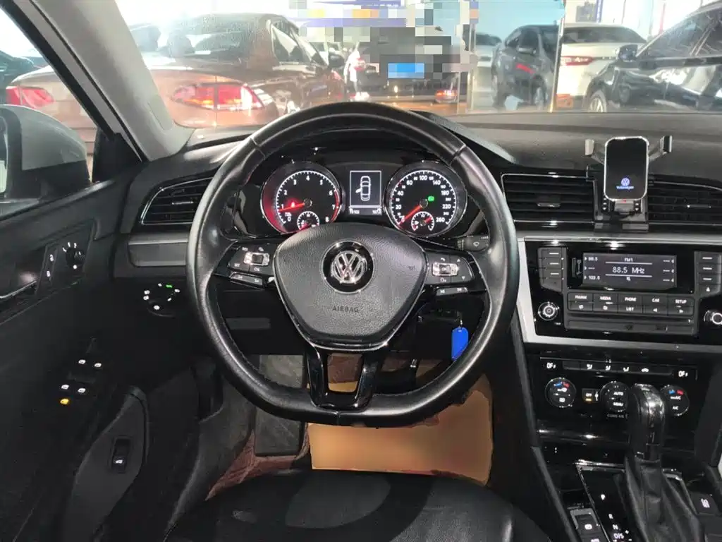 Volkswagen Lamando 2015 280TSI DSG Comfort фото 11