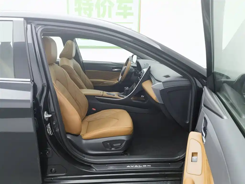 Toyota Avalon 2019 Hybrid 2.5L XLE Premium Edition China VI фото 23