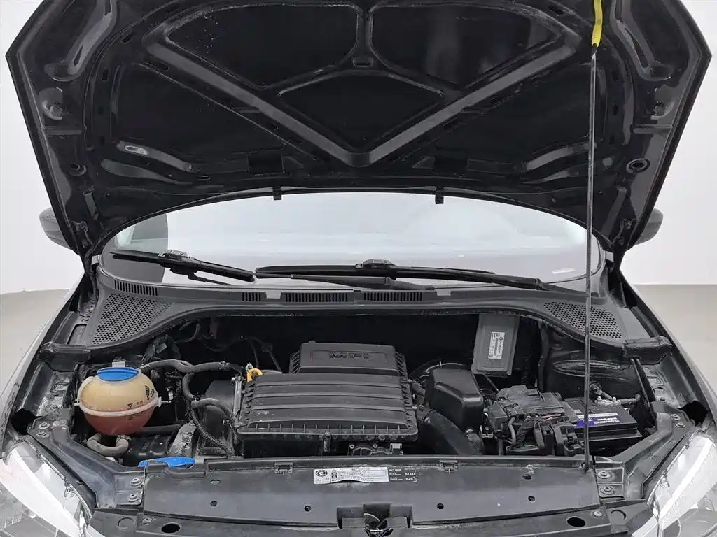 Volkswagen Santana 2015 1.6L Manual Comfort Edition фото 6