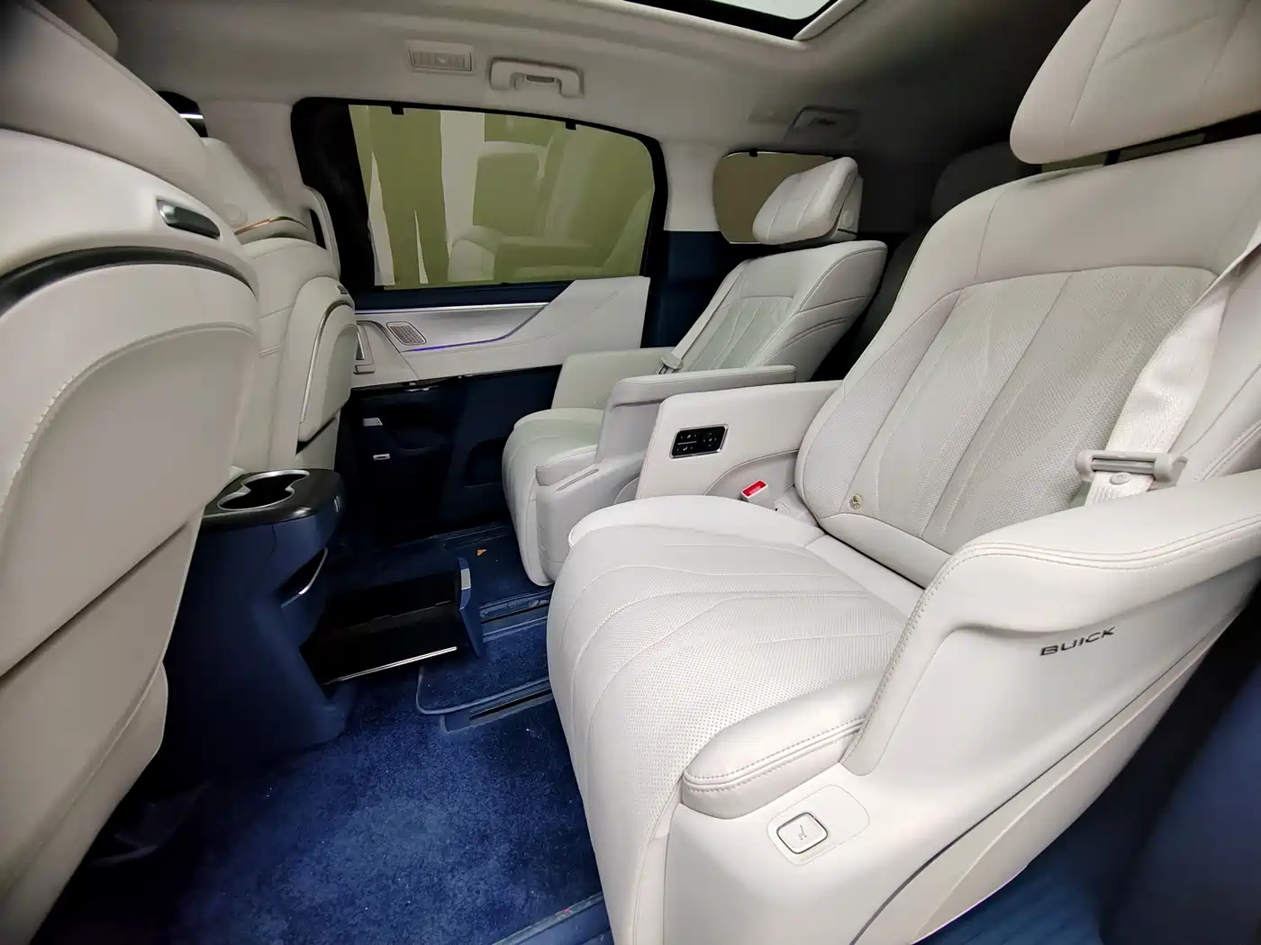 Buick GL8 New Energy 2024 Land Honor Luxury Edition 6-Seater фото 23