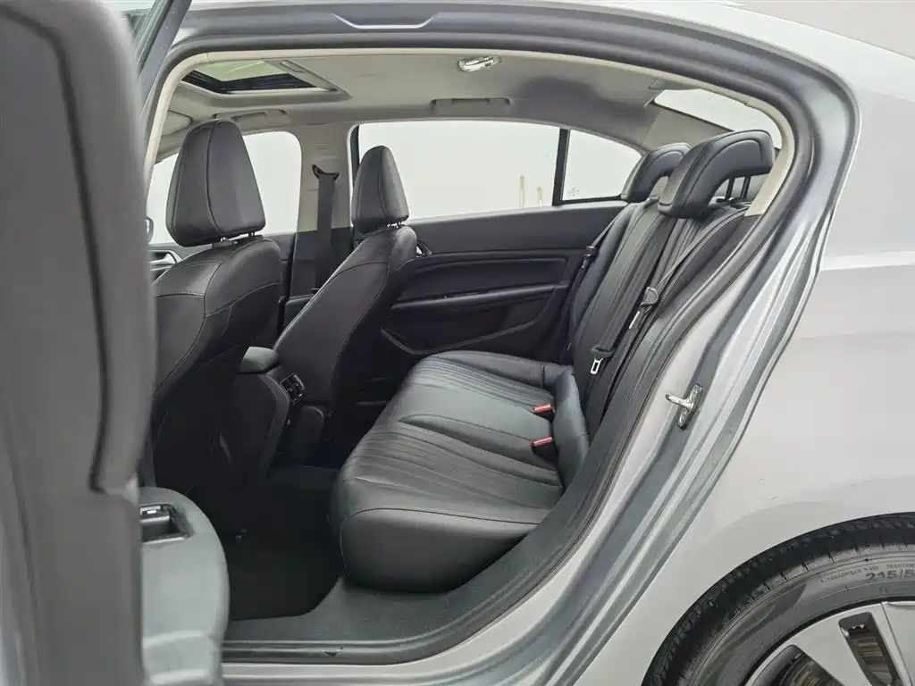Peugeot 408 2022 1.6T Progressive Edition фото 15