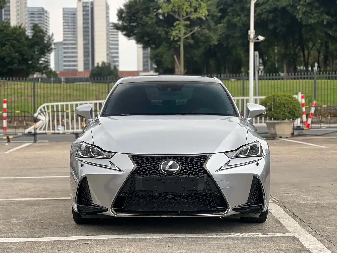 Lexus IS 2017 300 F SPORT фото 2