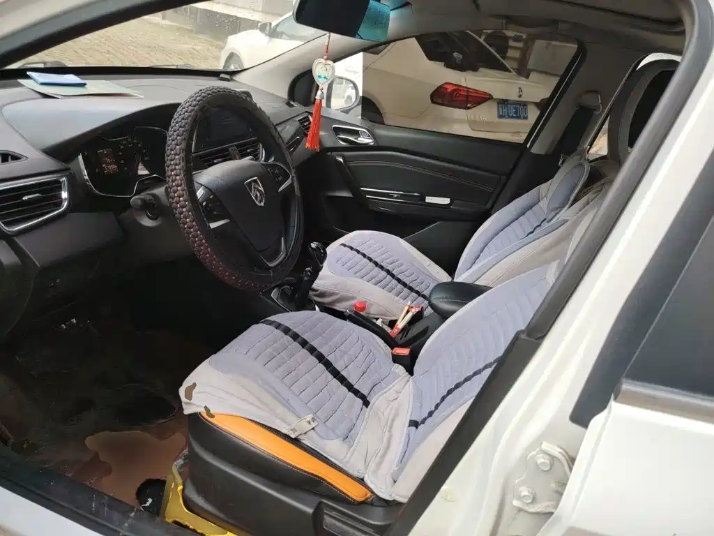 Baojun 310 2016 2016 1.2L Manual Luxury Type