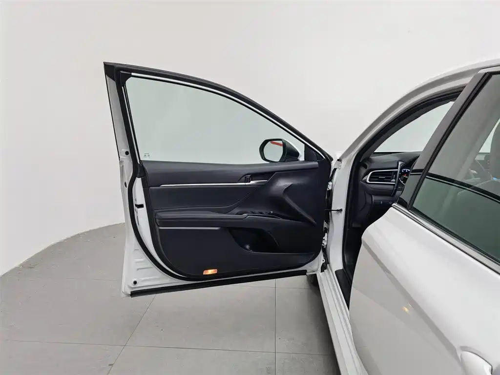 Toyota Camry 2022 2.0GVP Leading Edition фото 8