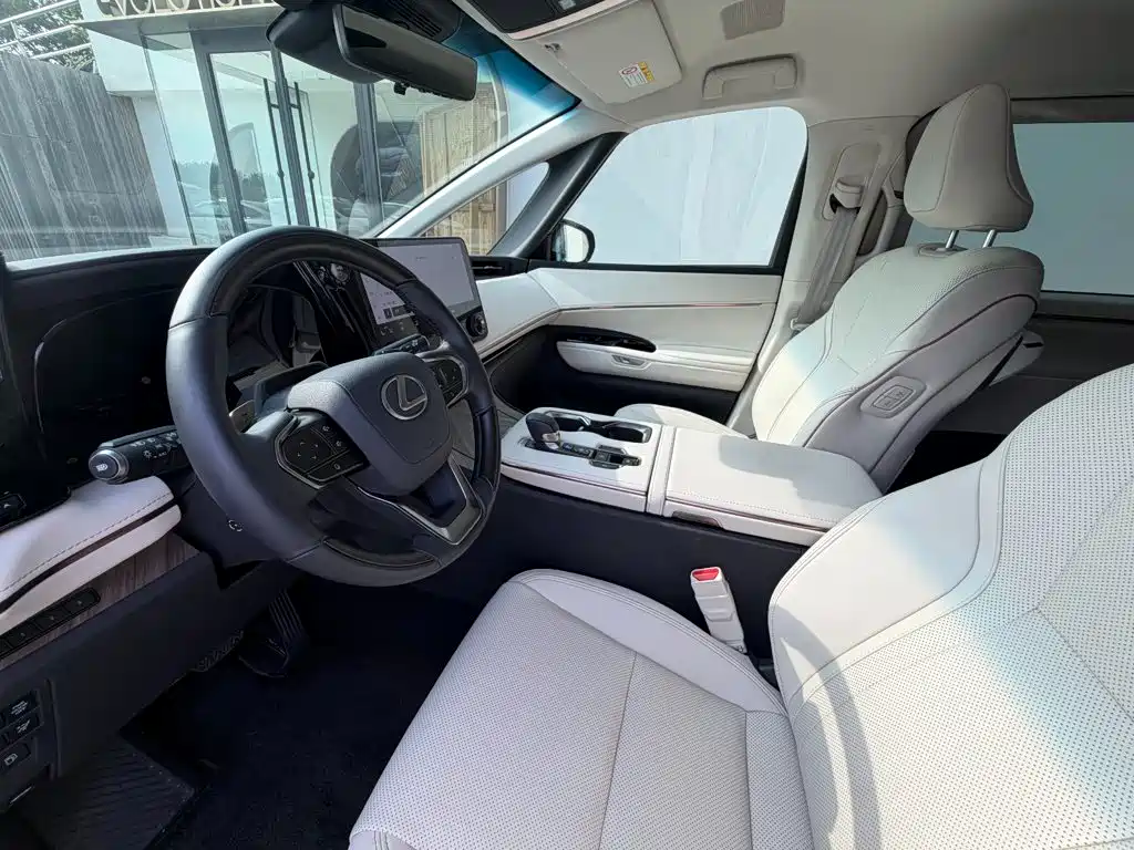 Lexus LM 2025 2025 Model 500h Six-Seater Prestige Edition