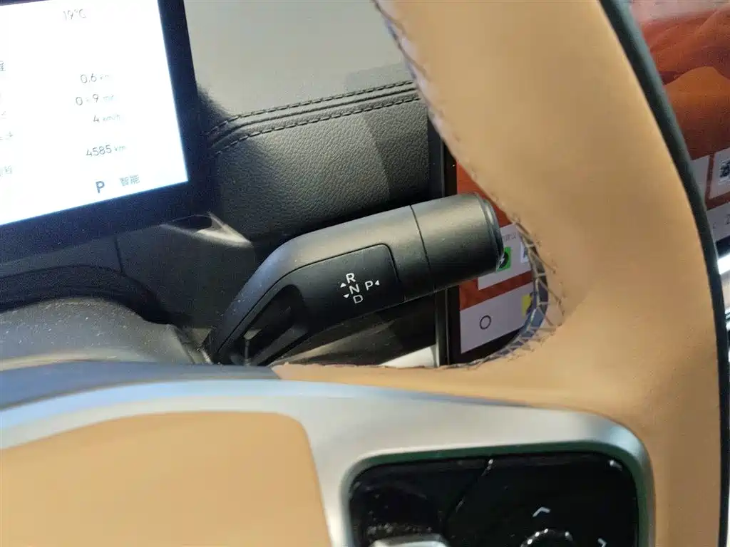 Geely Galaxy Galaxy A7 2025 EM-i 150km Explorer+ Edition фото 10
