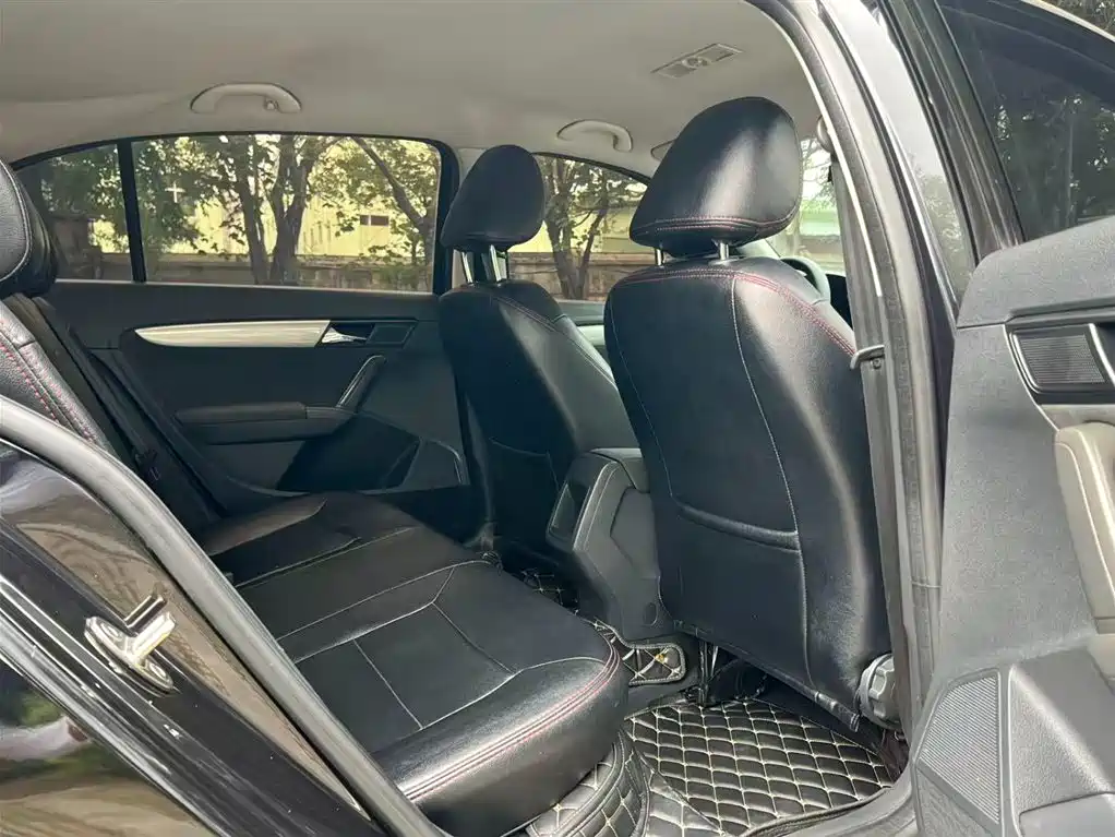 Volkswagen Lavida 2013 Facelift Classic 1.6L Automatic Trend фото 12