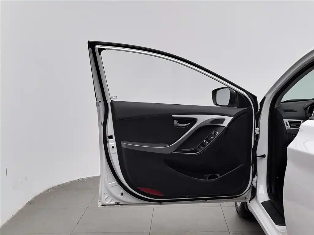Hyundai Langdong 2015 1.6L Manual Trend фото 8