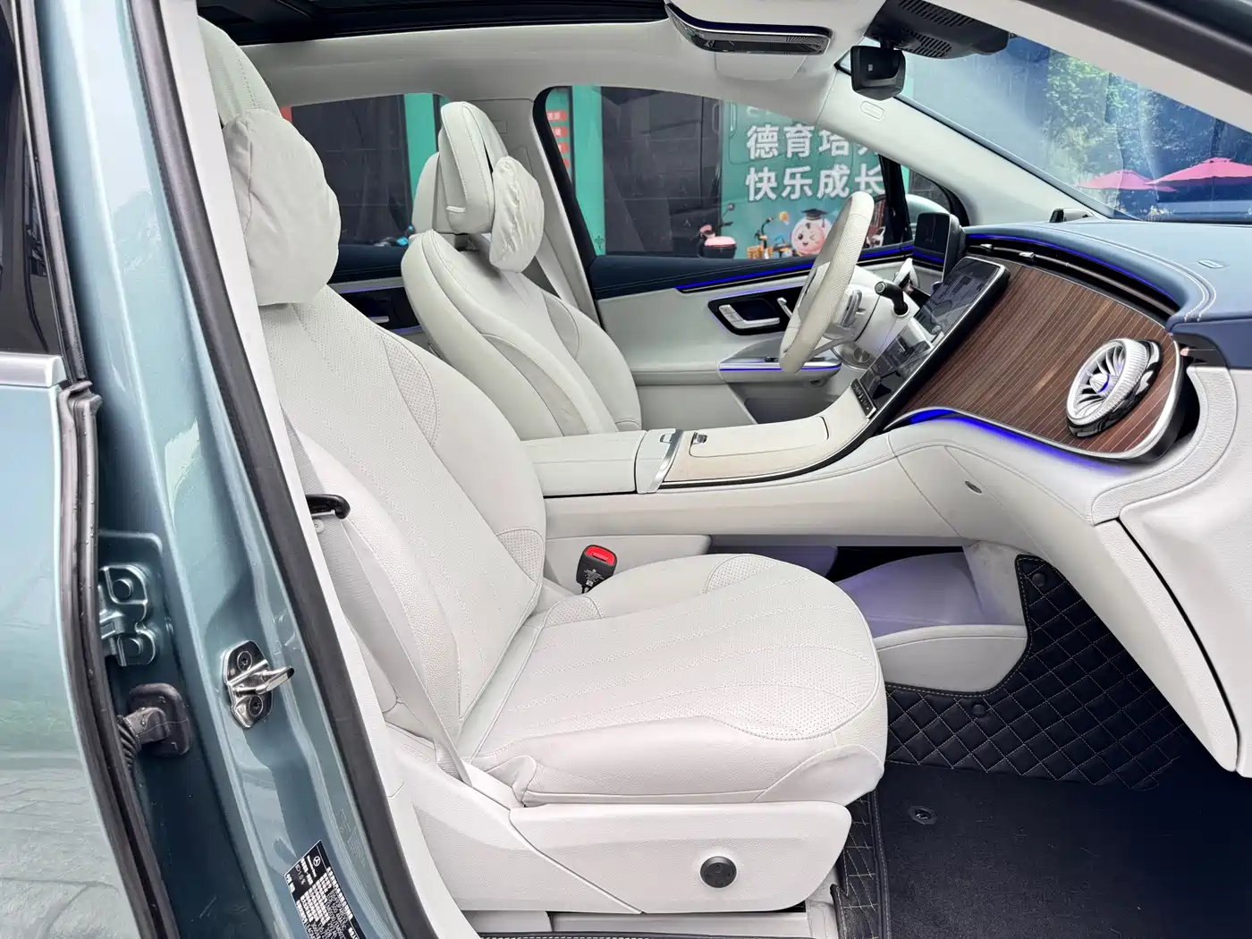 MERCEDES-BENZ EQE SUV