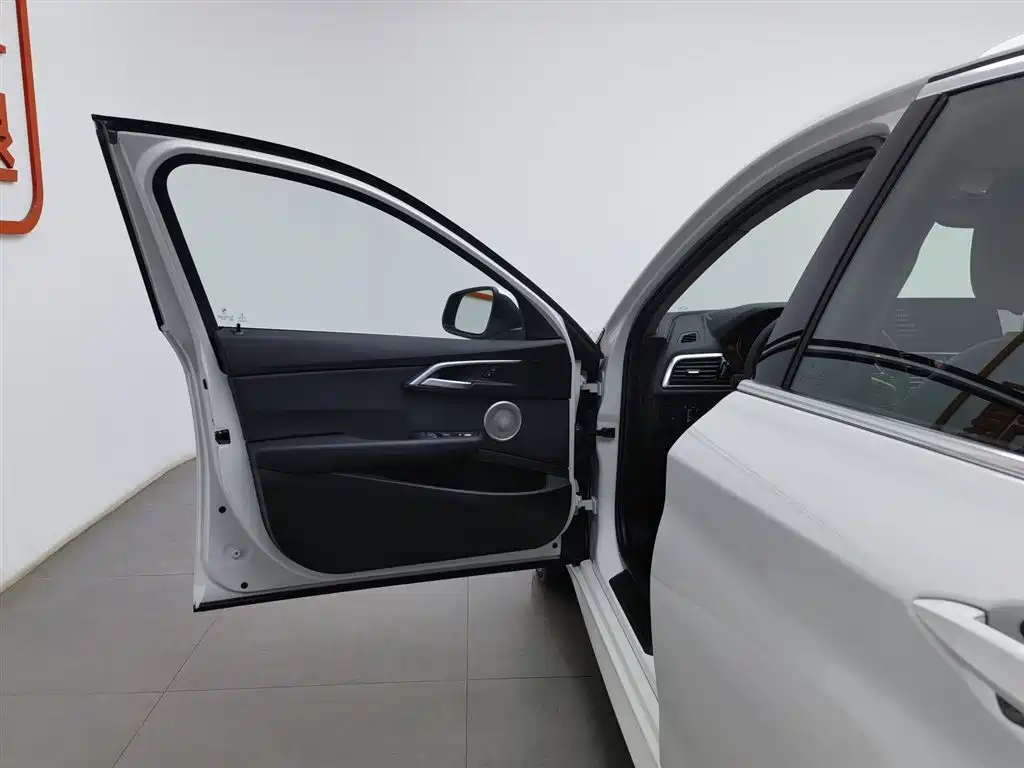 BMW 1 Series 2021 Facelift 120i M Sport фото 8