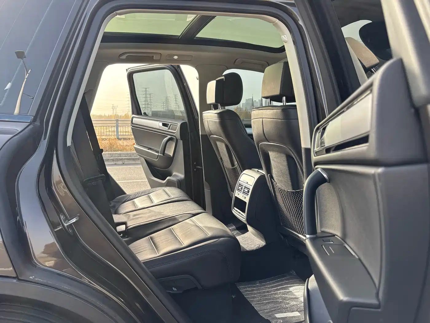 Volkswagen Touareg 2016 3.0TSI High Configuration фото 13