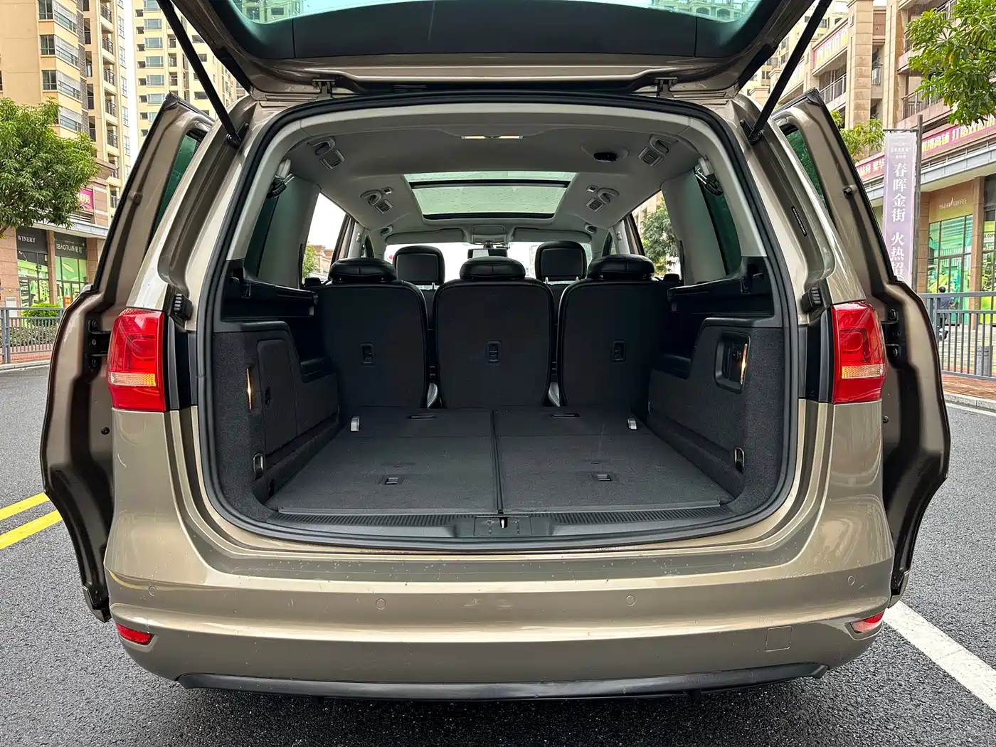 Volkswagen Sharan 2015 1.8TSI Comfort фото 17