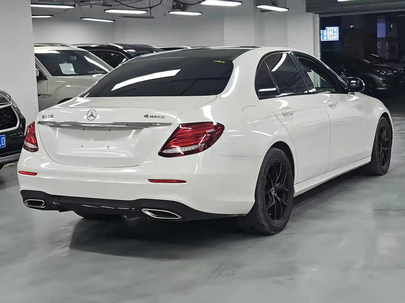 صورة 4 - Mercedes-Benz E-Class