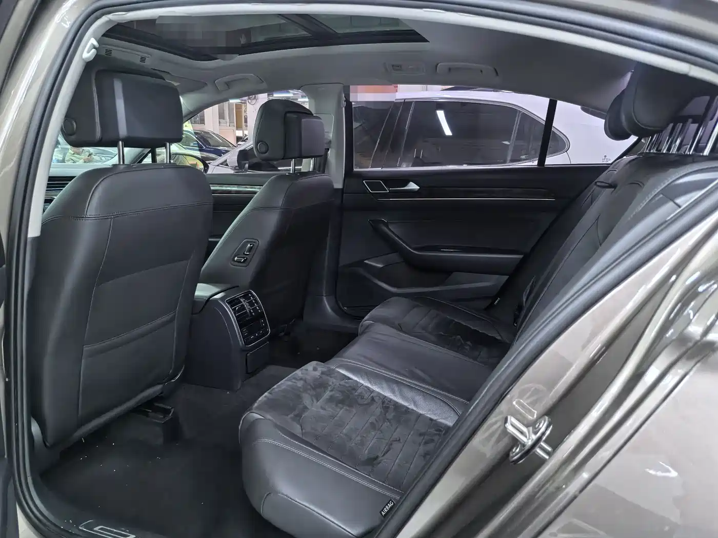 Volkswagen Magotan 2018 330TSI DSG Luxury фото 10