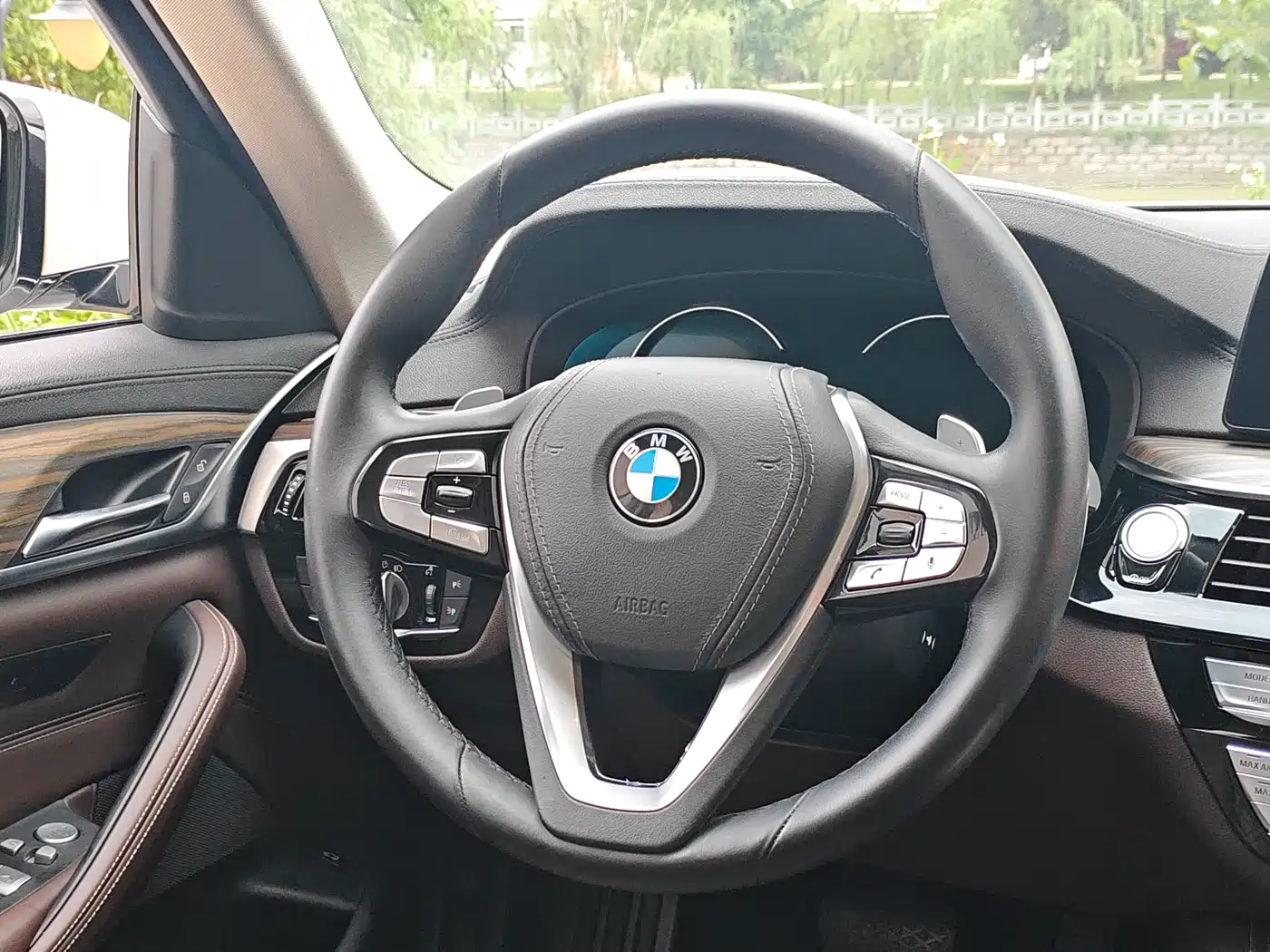 Фото 14 - BMW 5 Series